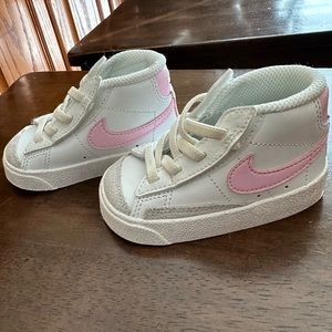 Nike Blazers toddler size 4c